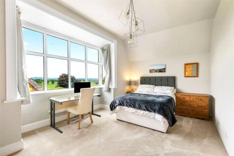 Main Bedroom Suite