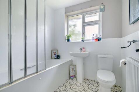 2 Bathrooms
