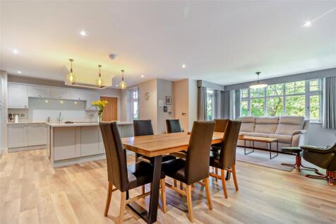 Open Plan Dining