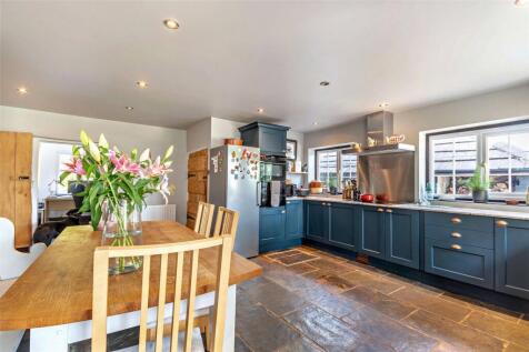 Fitted Kitchen
