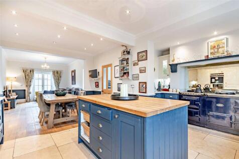 Kitchen/Dining