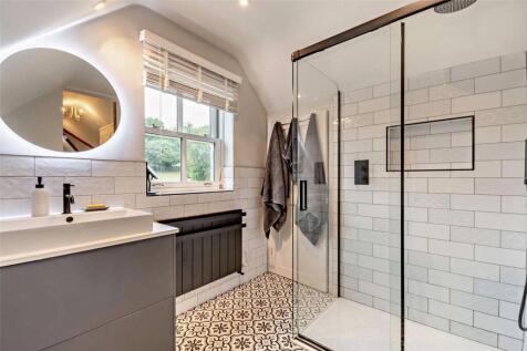 4 Bathrooms