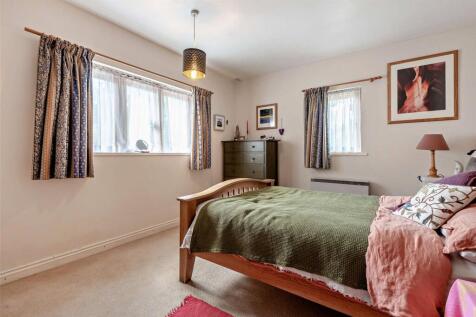 4 Bedrooms