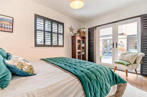 4 Bedrooms