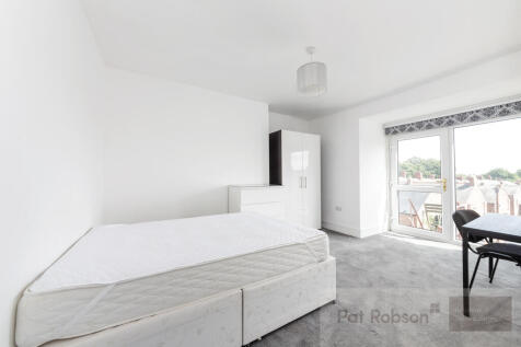 20 b MANOR HOUSE ROA