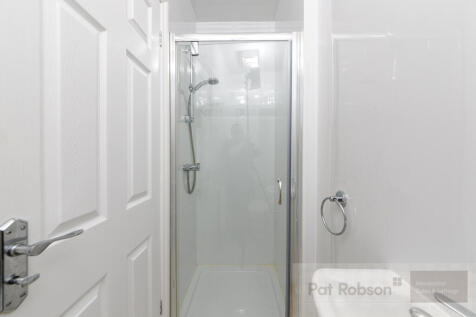 20 b MANOR HOUSE ROA