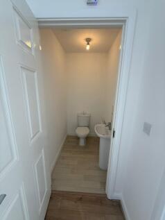 Cloakroom/wc