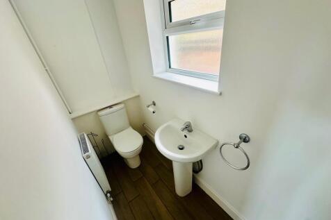 Cloakroom/wc
