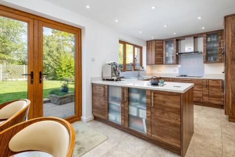 1440px1 Oaklands-...
