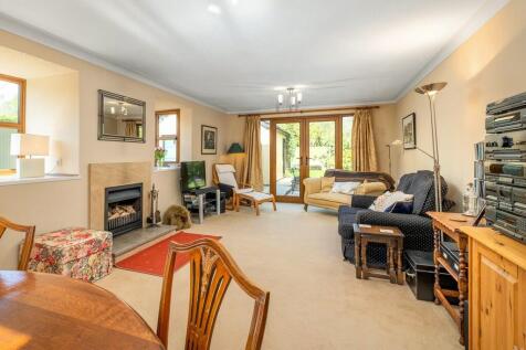 1440px1 Oaklands-...
