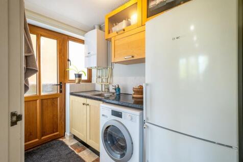 1440px1 Oaklands-...