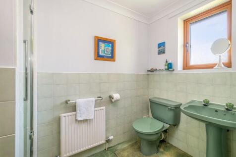 1440px1 Oaklands-...