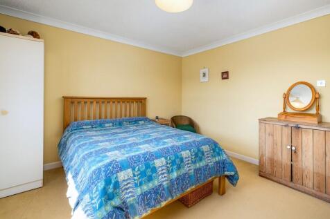 1440px1 Oaklands-...