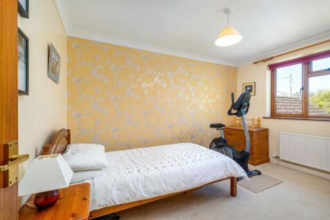 1440px1 Oaklands-...