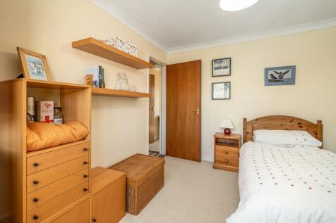 1440px1 Oaklands-...