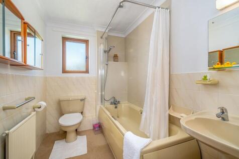 1440px1 Oaklands-...