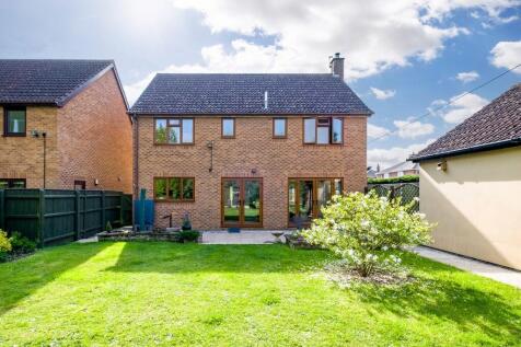1440px1 Oaklands-...