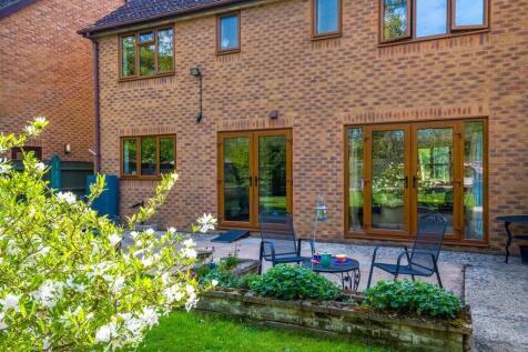 1440px1 Oaklands-...