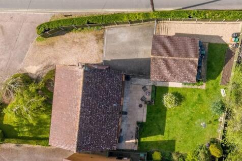 1440px1 Oaklands-...
