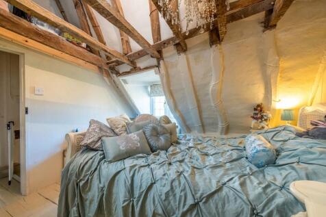 1440px-Wye Cottag...