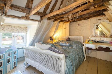 1440px-Wye Cottag...