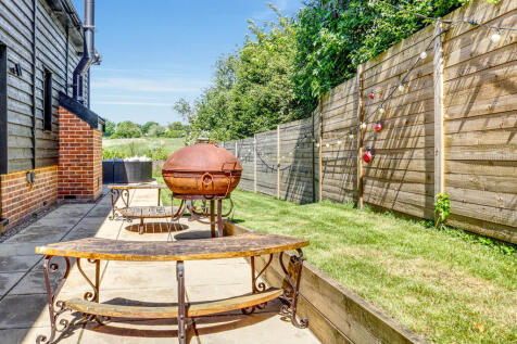 Side-Patio