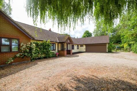 1440px-Willow Lod...