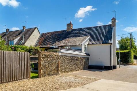 1440px-Cavell Cot...