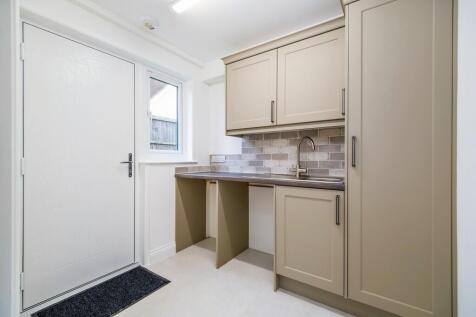 1440px-Elm Tree V...