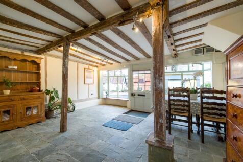 1440px-Crown Hill...