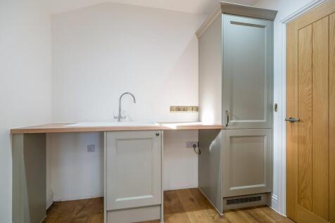 1440px-The Assemb...