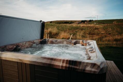Hot tub RHC.JPEG