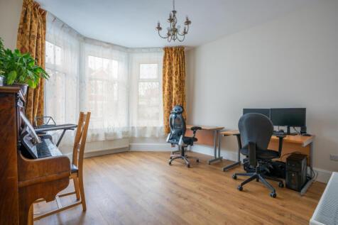Gf Bedroom/Study