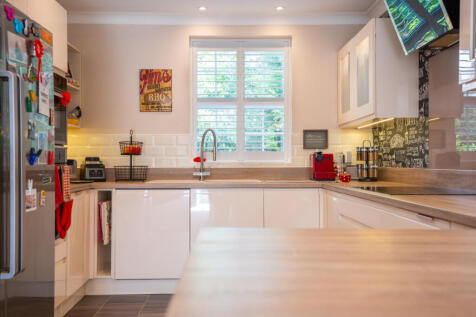 Kitchen Area 2