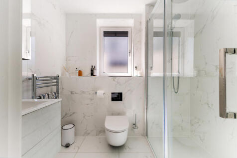 Bedroom Two Shower 3