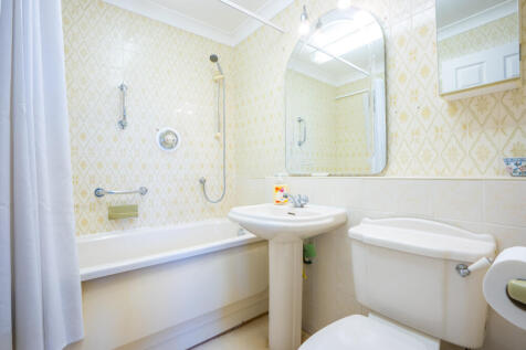 En-Suite To Bed 2