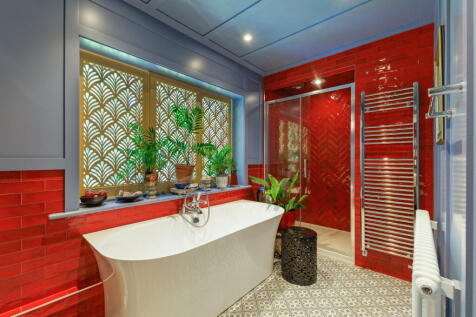 Principal Bathroom