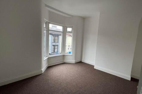 Bedroom 1 (2)