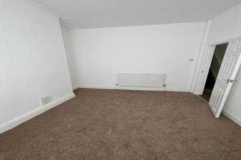 Bedroom 2 (2)