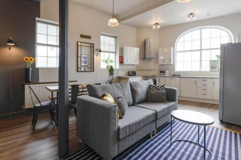 Large lounge showing
