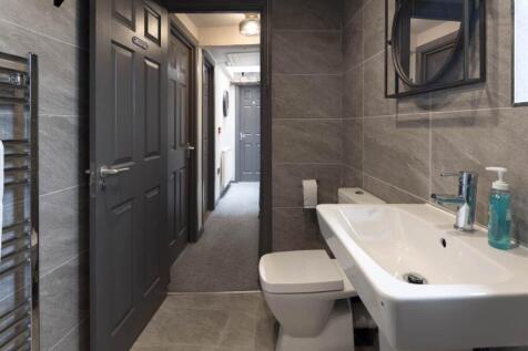 bathroom 3 (2)