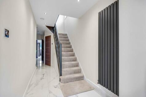 S-260_Feltham_Hill_Road_TW15_1LN-26.JPG