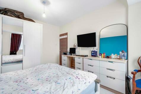 S-260_Feltham_Hill_Road_TW15_1LN-21.JPG