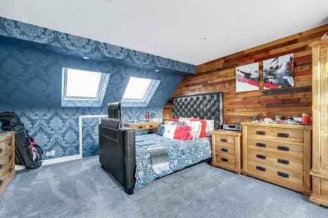 S-260_Feltham_Hill_Road_TW15_1LN-12.JPG