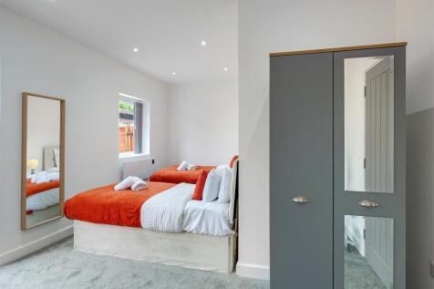 360 TW3 Ellerdine Rd 207-B-20.jpg