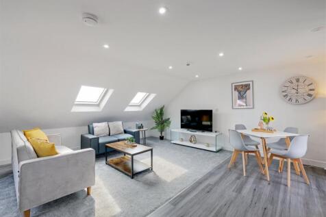 360 TW3 Ellerdine Rd 207-A-07.jpg