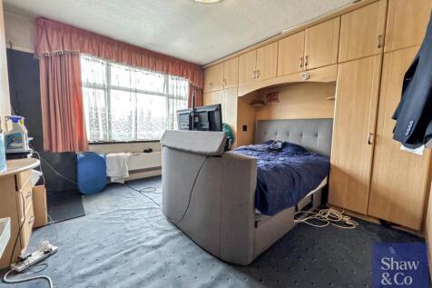 Bed 2.jpeg