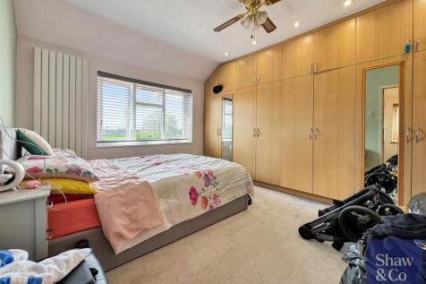 Bedroom 1.jpeg