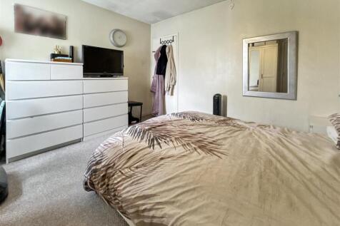 Bedroom 1.jpeg