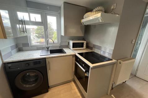 Jeymer Drive Loft 1.jpg
